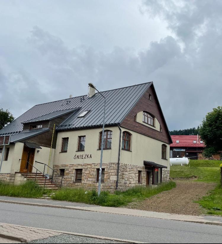 Sniezka Lägenhet Duszniki Zdrój Exteriör bild